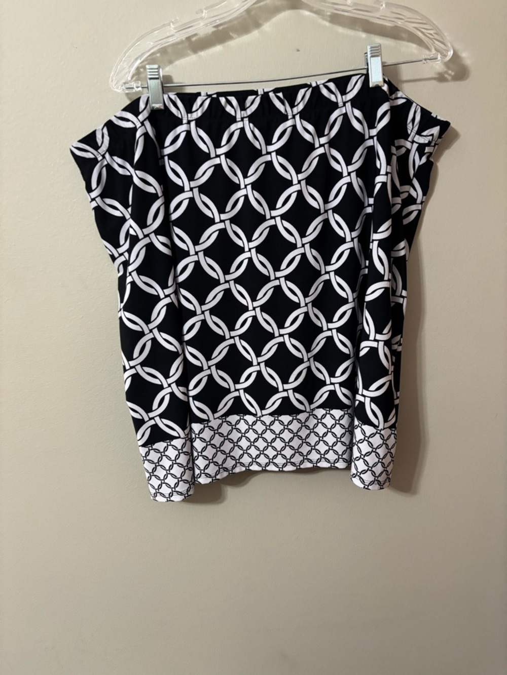 Black & White Geometric Skort